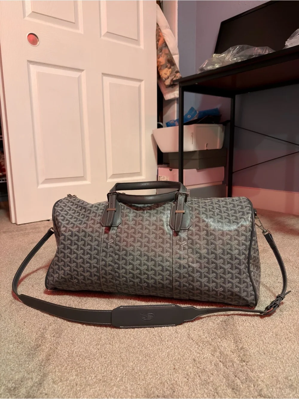 Designer-Style Men’s Travel Duffel Bag in Gray
